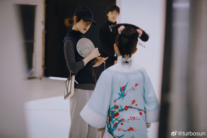 孙俪和女儿回忆《甄嬛传》片段 女儿的生日愿望是拍甄嬛照片