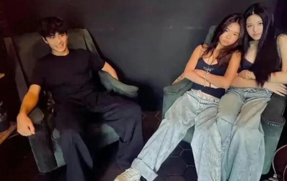 曹格17岁儿子曹三丰晒照官宣恋情