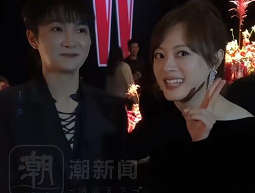 孙俪帮女儿小花“追星”周深：看我身边是谁呀？