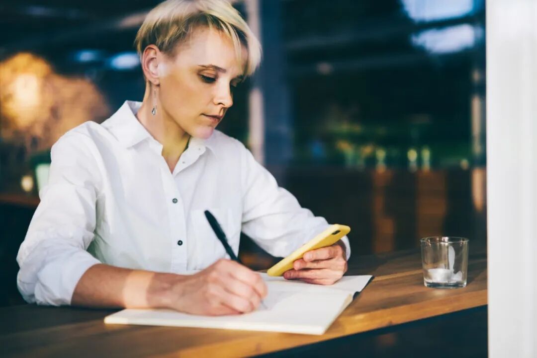 IDC行业市场 | 三星的“拉布布效应”