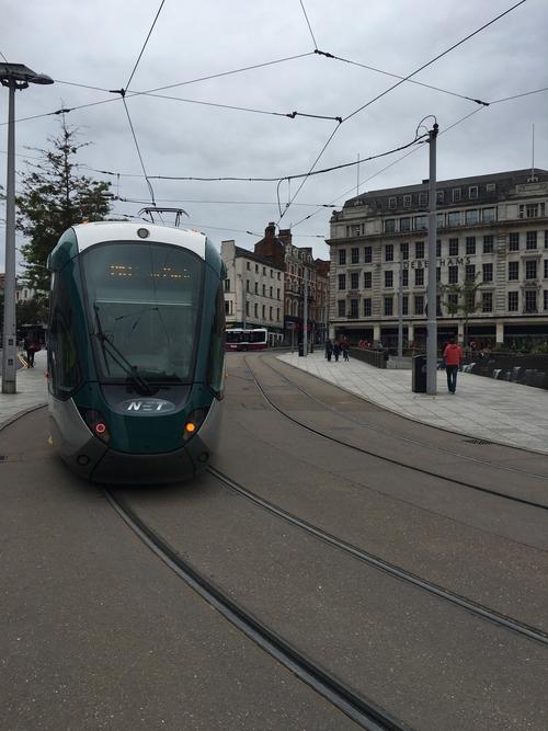 英国tram怎么乘坐：英国tram怎么买票